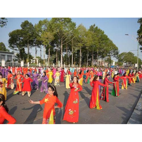 Hội Nữ Doanh Nhân Tỉnh Đồng Tháp Tổ Hưởng Ứng Đồng Diễn Múa Dân Vũ Chào Mừng Ngày Quốc Tế Phụ Nữ 8/3