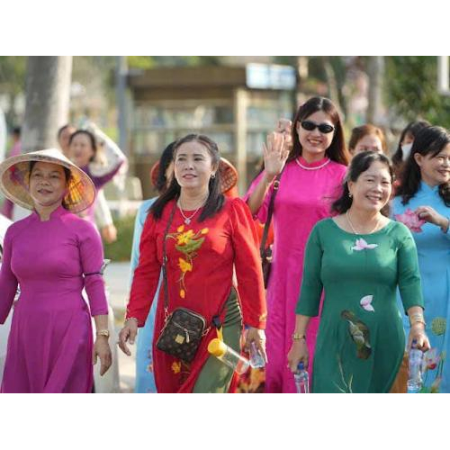 Hội Nữ Doanh Nhân Tỉnh Đồng Tháp Tổ Hưởng Ứng Đồng Diễn Múa Dân Vũ Chào Mừng Ngày Quốc Tế Phụ Nữ 8/3