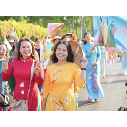 Hội Nữ Doanh Nhân Tỉnh Đồng Tháp Tổ Hưởng Ứng Đồng Diễn Múa Dân Vũ Chào Mừng Ngày Quốc Tế Phụ Nữ 8/3