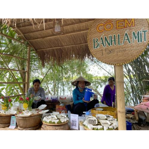 Muốn "ăn sập" chợ quê và mua gì về làm quà?