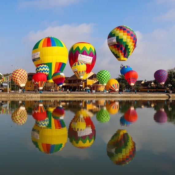 Mãn Nhãn Với Lễ Hội Khinh Khí Cầu Tại Festival Hoa Sa Đéc 2025: Trải Nghiệm "Bay" Giữa Ngàn Hoa