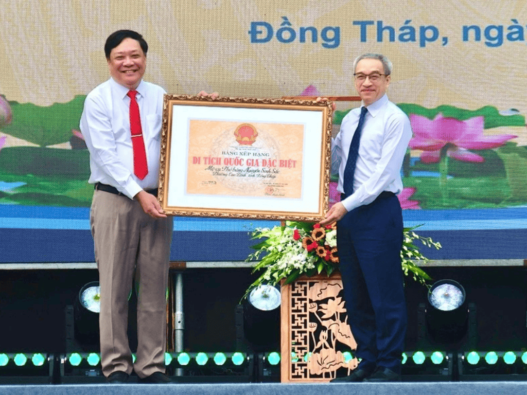 Sự tham dự trang trọng và các nghi thức chính trong buổi lễ