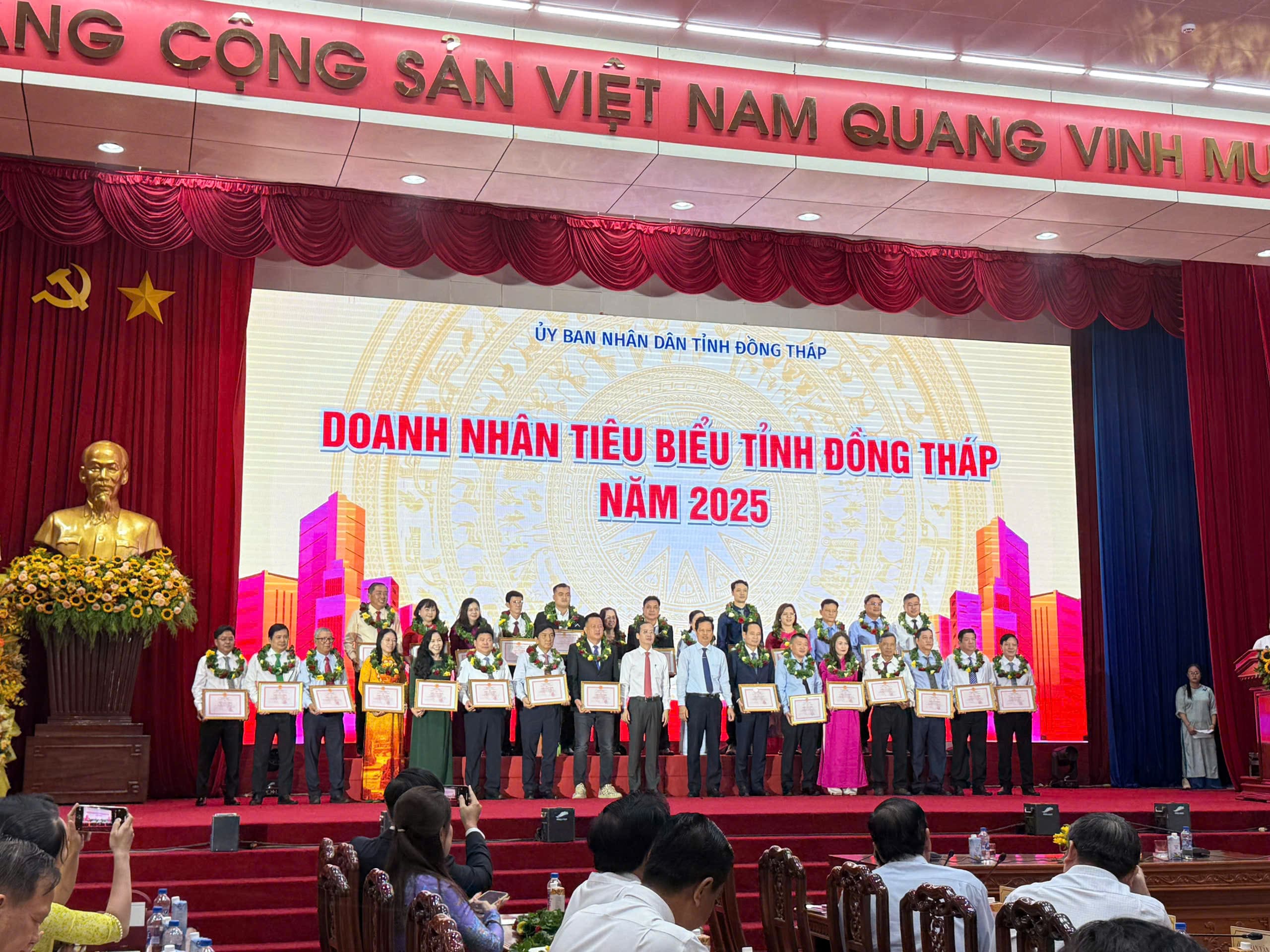 Chính quyền đồng hành cùng doanh nghiệp