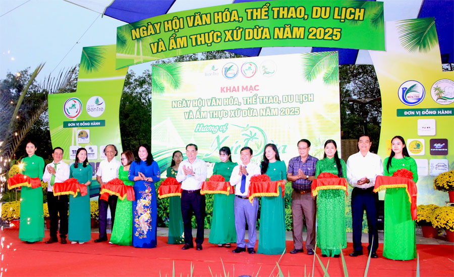 Khai mạc Ngày hội Văn hóa, Thể thao, Du lịch và Ẩm thực Xứ Dừa năm 2025