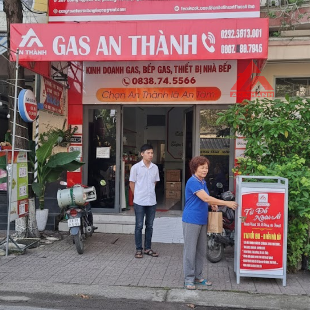 Một Chiếc Áo Cũ - Một Nụ Cười Mới: Tủ đồ Nhân Ái Tại An Thành ĐT