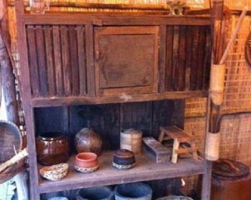 Biểu Tượng Của Sự Tảo Tần, Chắt Chiu