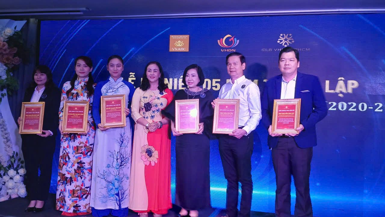 Tri ân những đóng góp bền bỉ