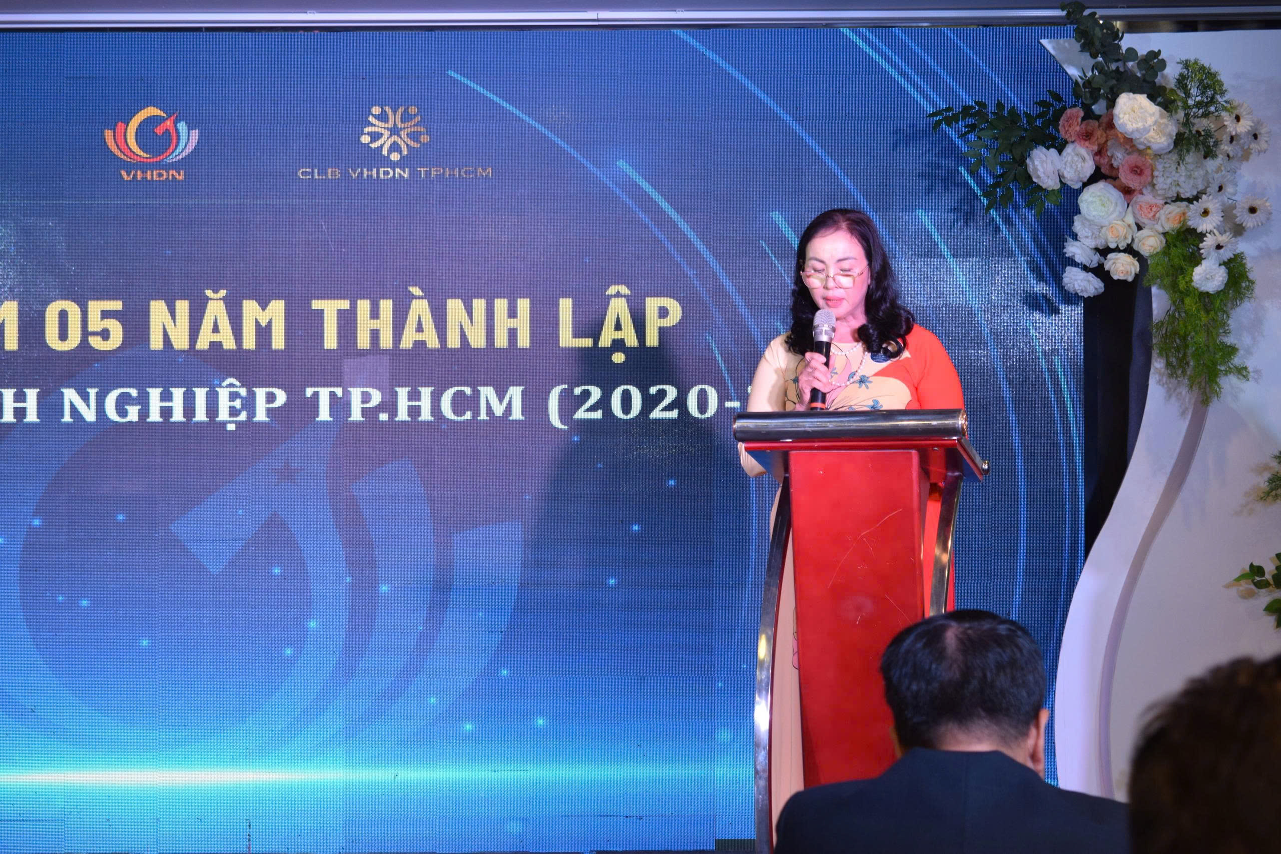 Cảm xúc từ người dẫn dắt