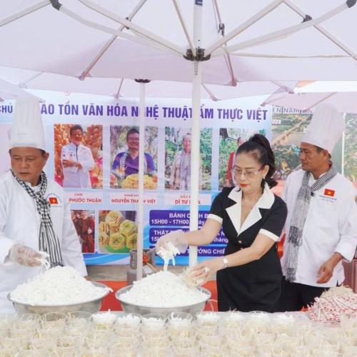 Trải Nghiệm Ẩm Thực Hà Tiên: Quảng Diễn Bánh Canh Bột Gạo Xắt Nhân Tôm Thịt
