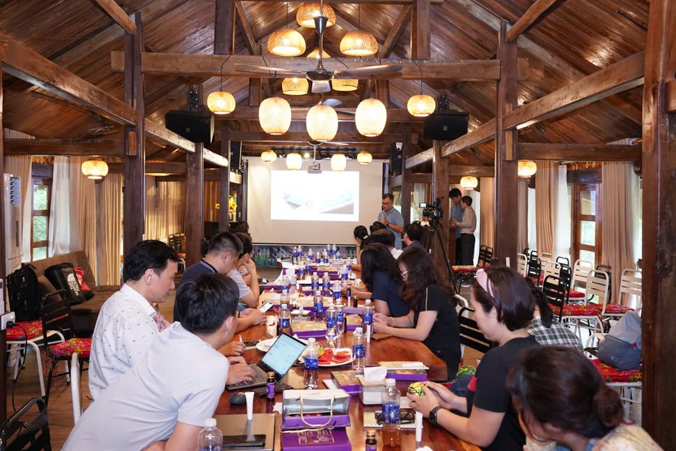 Tham gia với chúng tôi